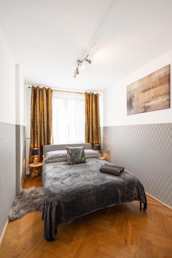 Clicktheflat Stawki Apart Rooms Варшава Екстер'єр фото