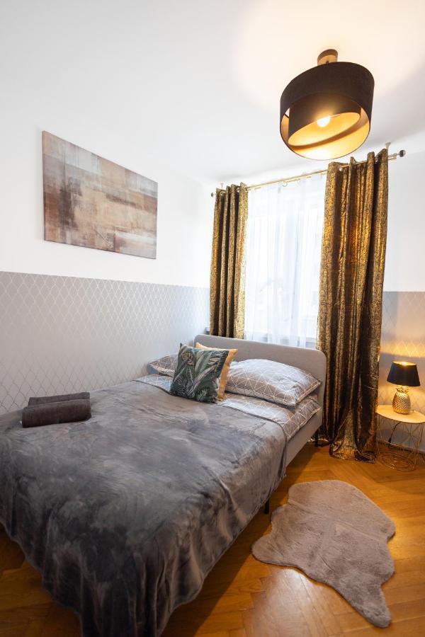 Clicktheflat Stawki Apart Rooms Варшава Екстер'єр фото