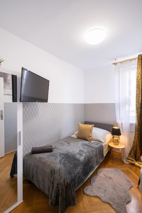 Clicktheflat Stawki Apart Rooms Варшава Екстер'єр фото