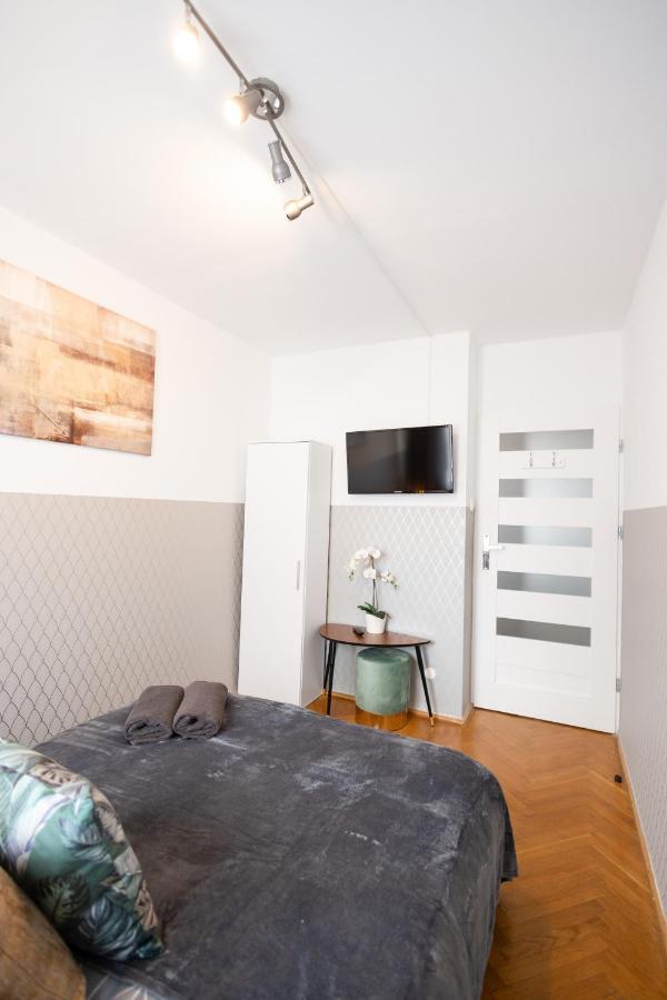 Clicktheflat Stawki Apart Rooms Варшава Екстер'єр фото